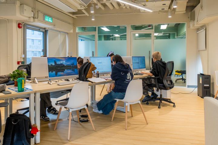 ivillage_computer_barn2